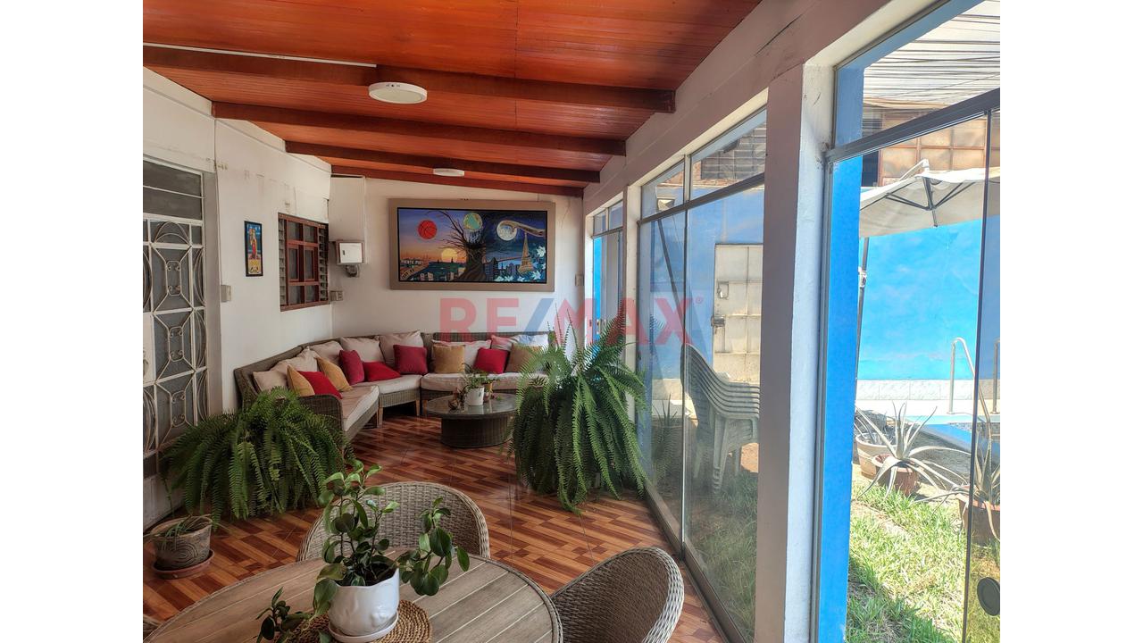 En Alquiler: Casa En Esquina Para Uso Comercial - Puente Piedra — foto 2