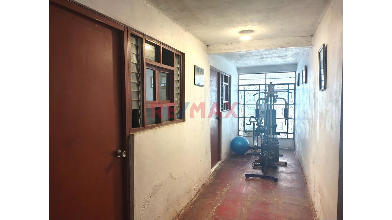 En Alquiler: Casa En Esquina Para Uso Comercial - Puente Piedra — foto 10