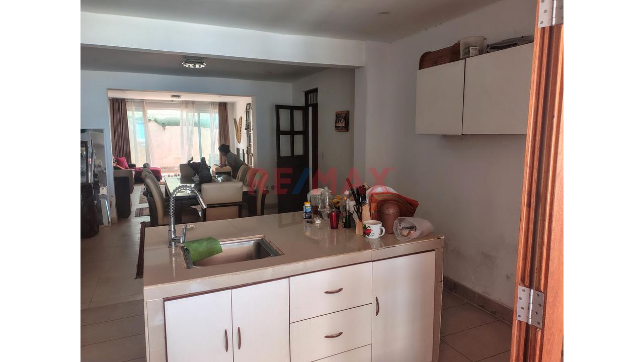 En Alquiler: Casa En Esquina Para Uso Comercial - Puente Piedra — foto 4