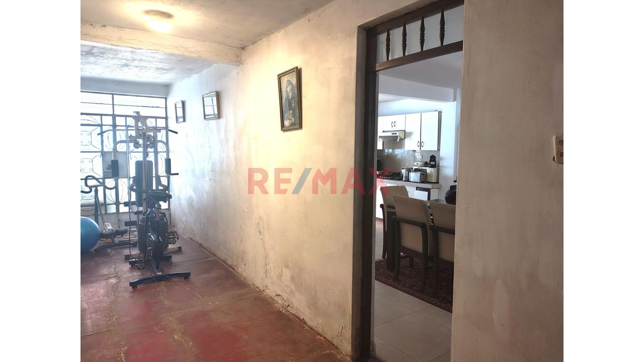 En Alquiler: Casa En Esquina Para Uso Comercial - Puente Piedra — foto 13