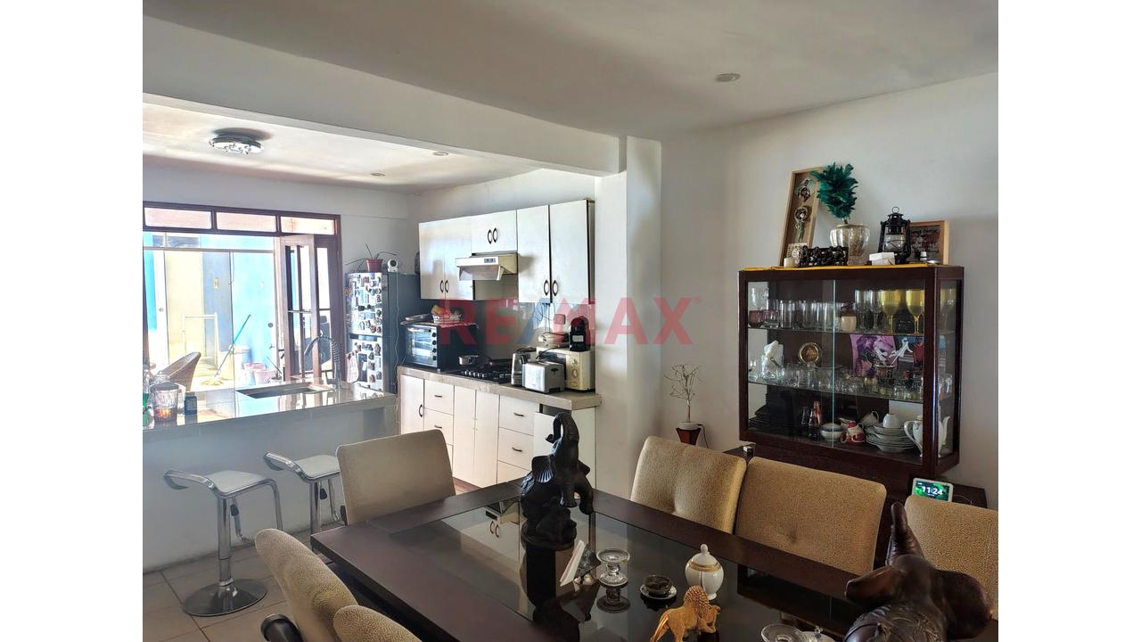 En Alquiler: Casa En Esquina Para Uso Comercial - Puente Piedra — foto 12