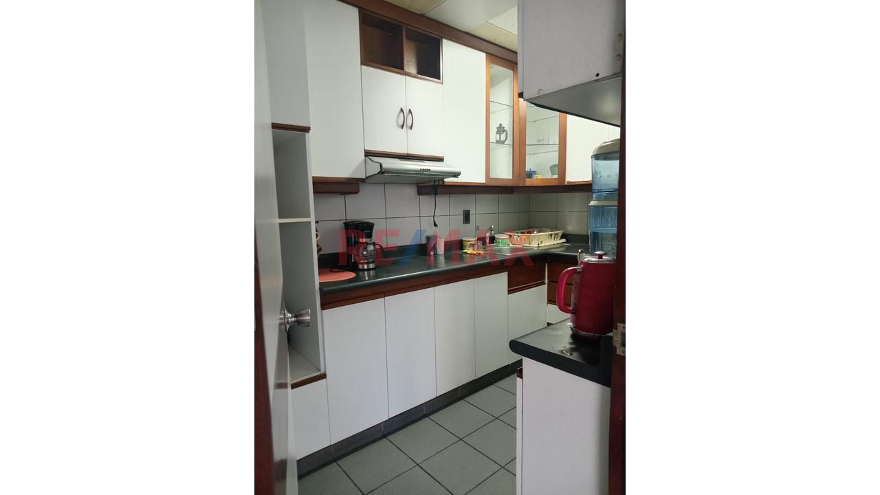 Alquiler Oficinas Amobladas En Santa Beatriz, Zona Segura Con 02 Estacionamientos — foto 5