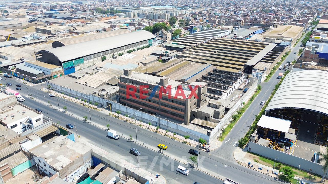 Alquiler De Imponente Edificio En La Avenida Argentina - Cercado De Lima - 1