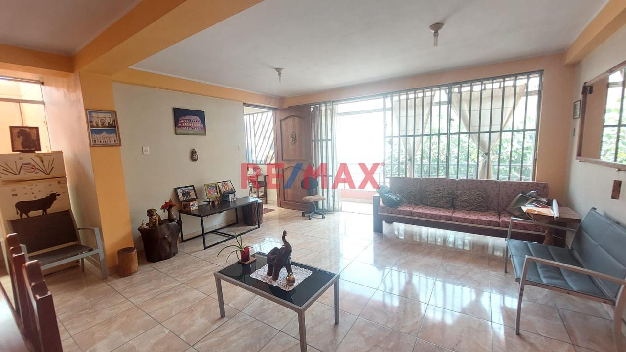 🏠 “Amplia Casa De 2 Pisos En Urbanización Residencial El Portillo De Carapongo.