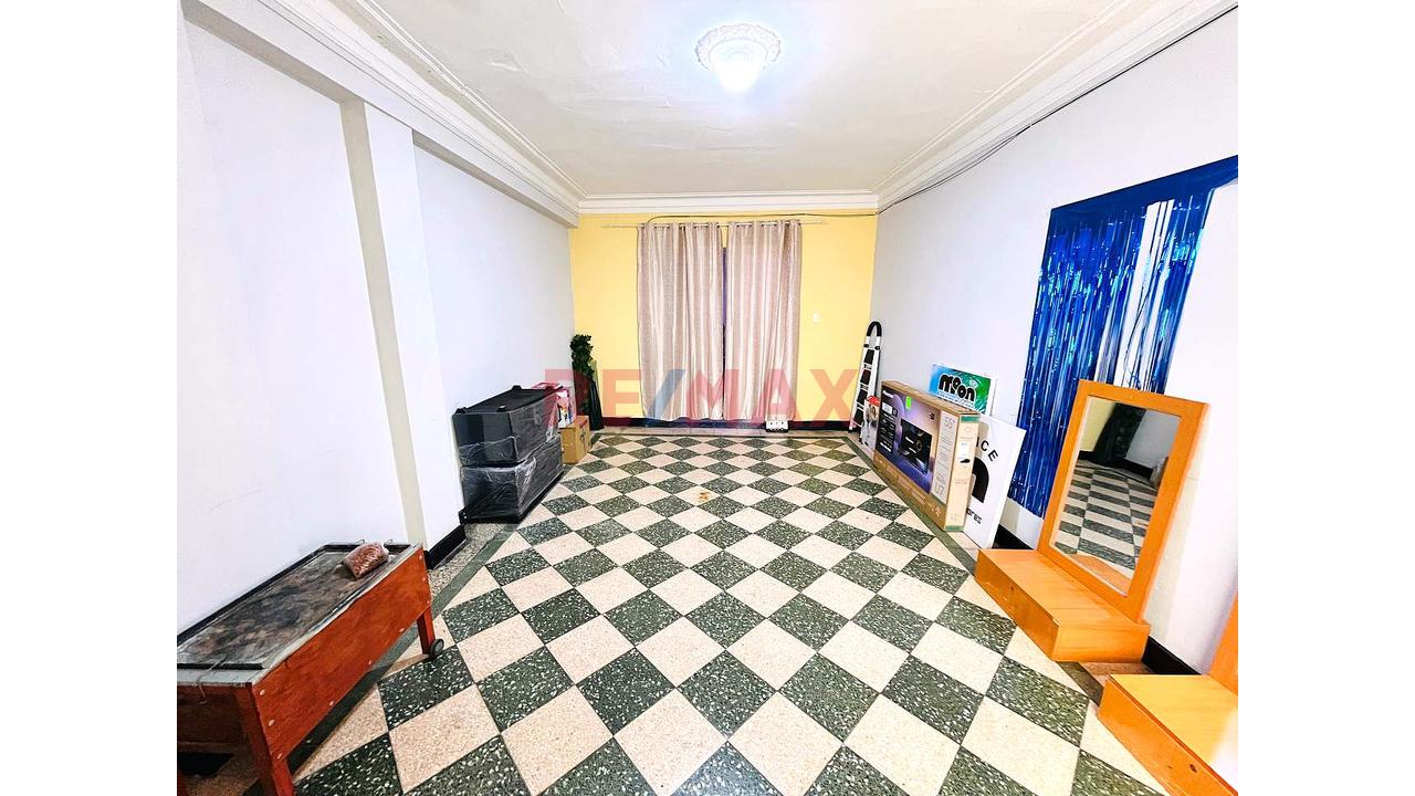 Venta De Departamento En Primer Piso 240 M2 Con Cochera Y Patio — foto 2