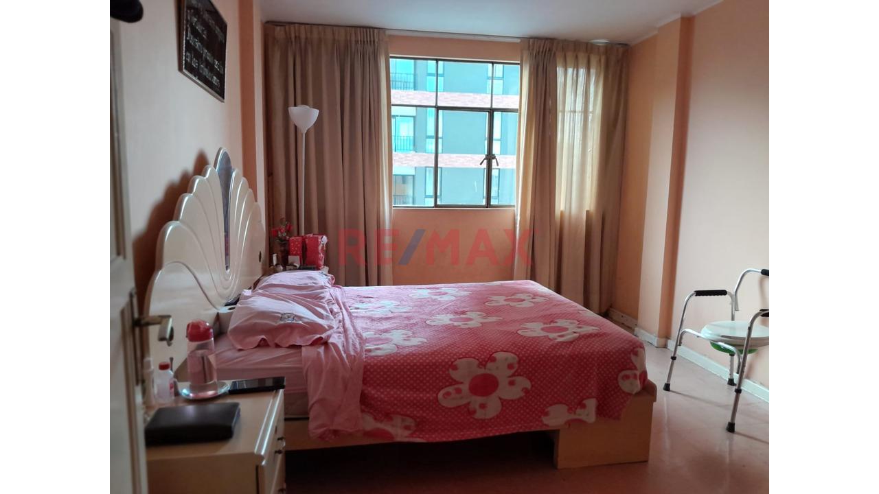 Venta De Departamento 3Er. Piso En Esquina - Pueblo Libre - 12