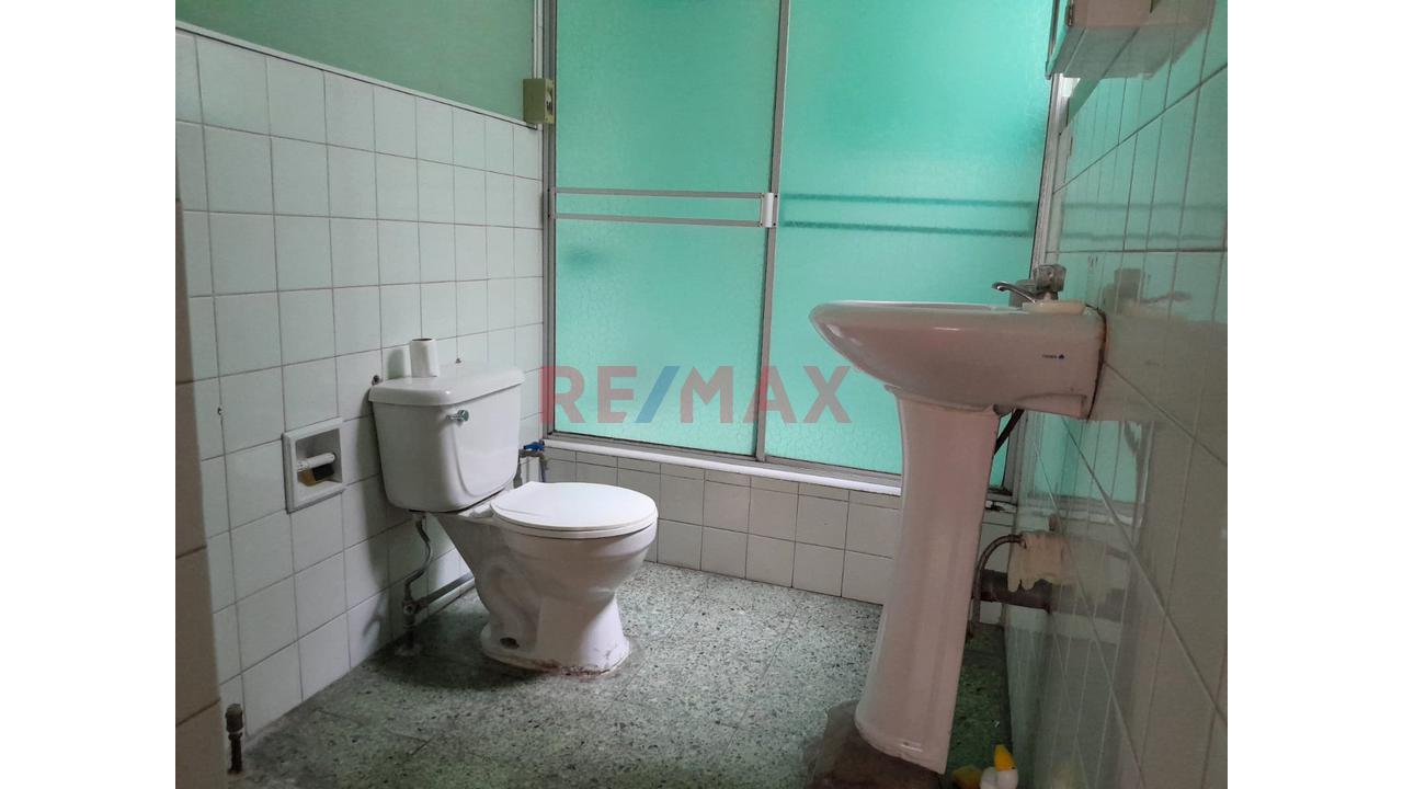 Venta De Departamento 3Er. Piso En Esquina - Pueblo Libre - 16