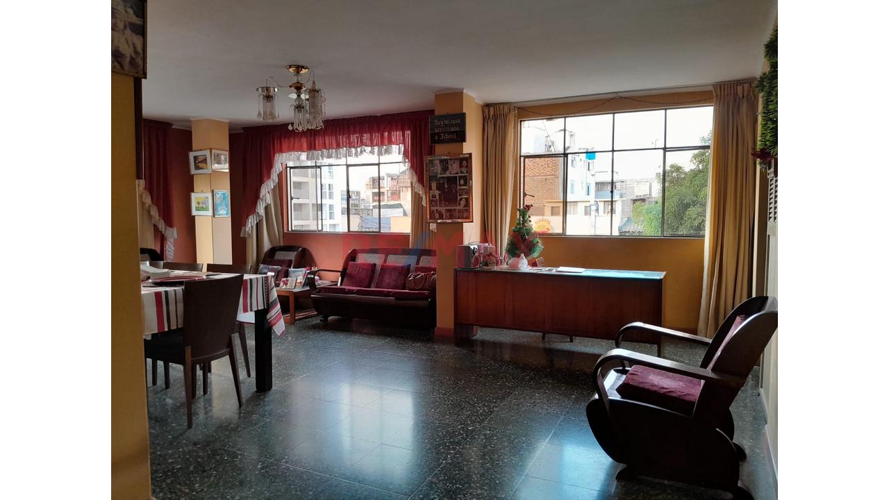 Venta De Departamento 3Er. Piso En Esquina - Pueblo Libre - 9