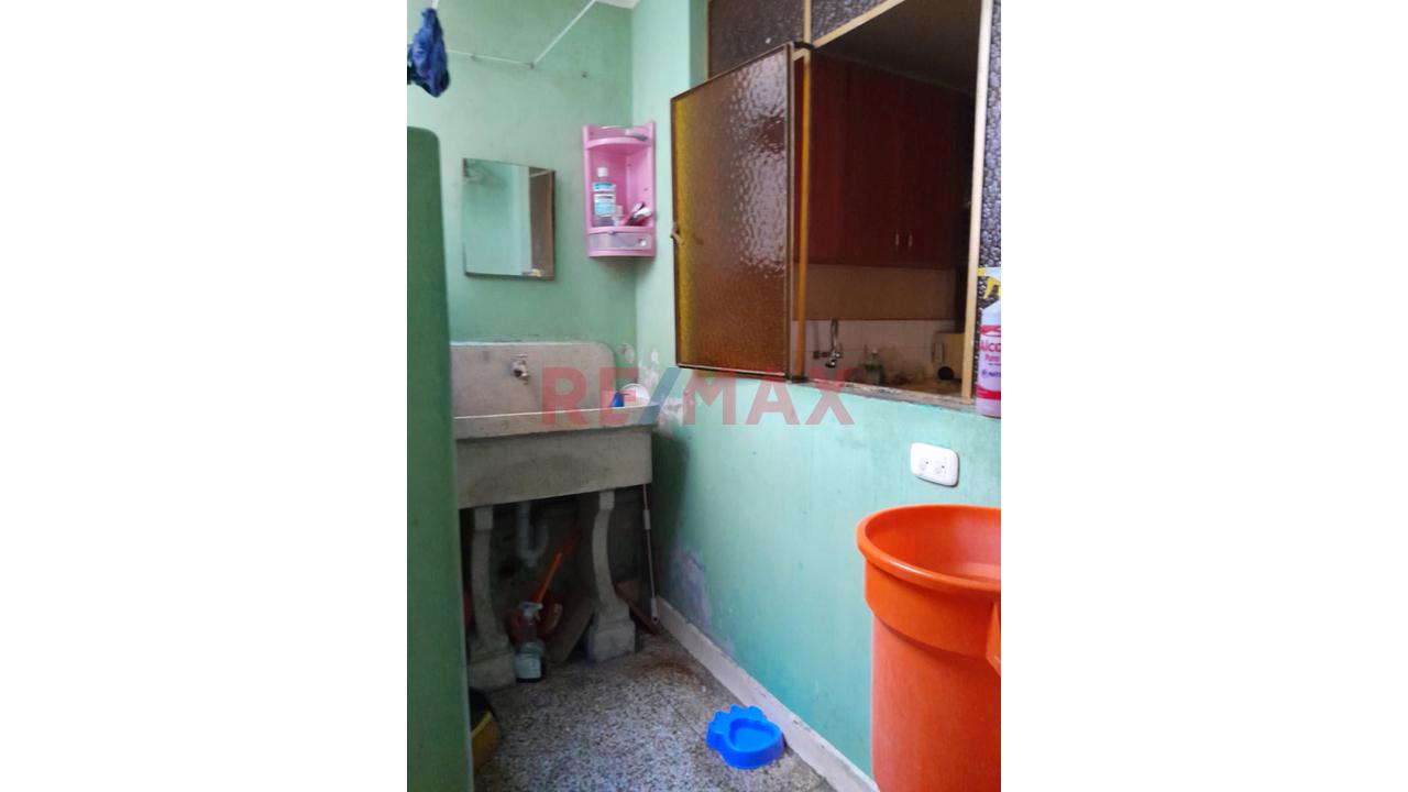 Venta De Departamento 3Er. Piso En Esquina - Pueblo Libre - 19