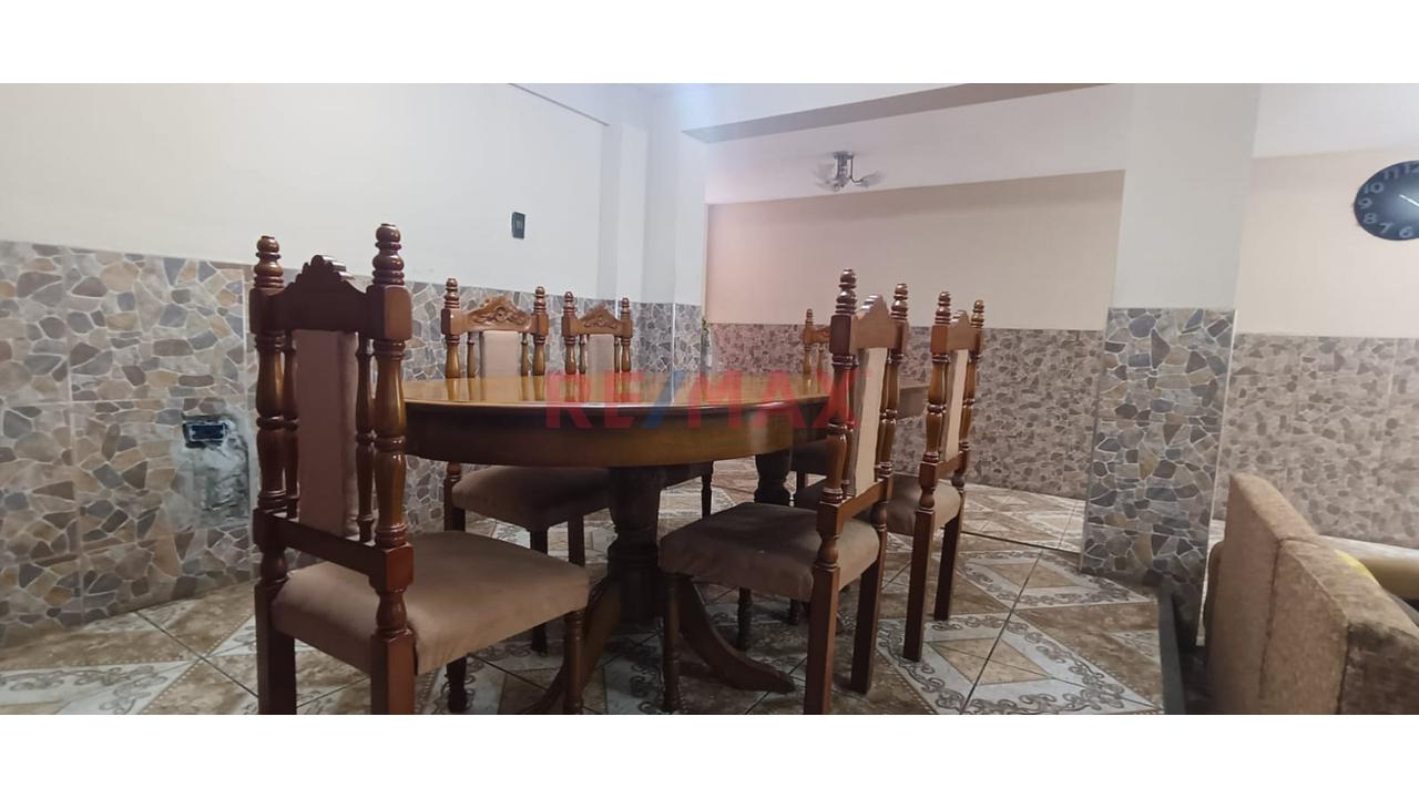 Casa de 10 dormitorios y 5 baños ubicado en Chimbote Casa de 10 dormitorios y 5 baños ubicado en Chimbote