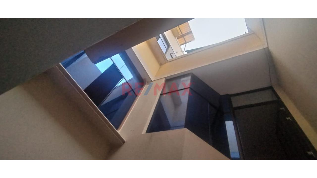 Casa en Venta de 10 dormitorios ubicado en Chimbote Casa en Venta de 10 dormitorios ubicado en Chimbote