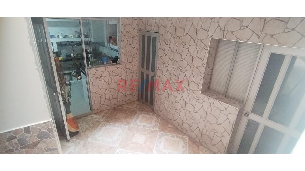 Casa de 10 dormitorios ubicado en Chimbote Casa de 10 dormitorios ubicado en Chimbote