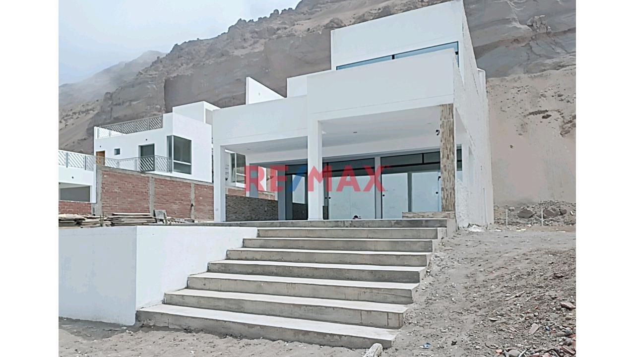🌊✨ Exclusiva Casa De Playa En Primera Fila Frente Al Mar – Playa Grecia, Asia - 1