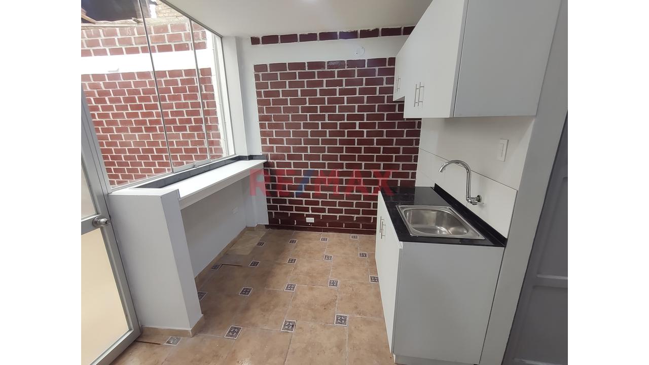 Alquiler De Departamento En El Rimac - 11
