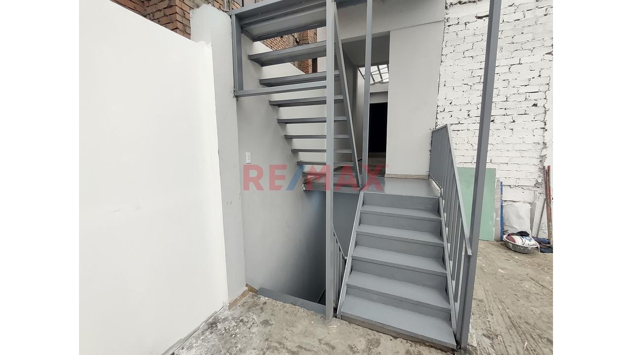 Alquiler De Departamento En El Rimac - 10
