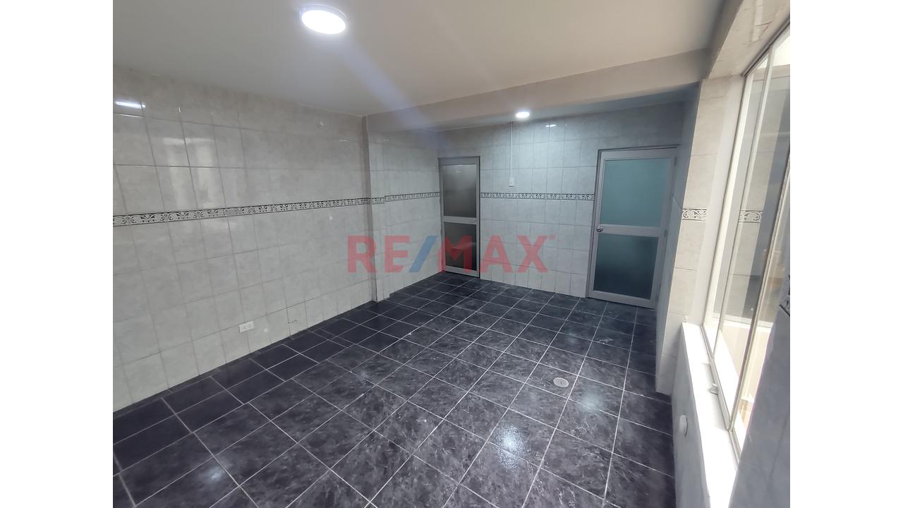 Alquiler De Departamento En El Rimac - 17