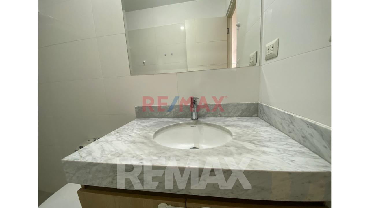 Venta Departamento Frente A Parque Muy Cerca De Estacion Jorge Chavez — foto 13