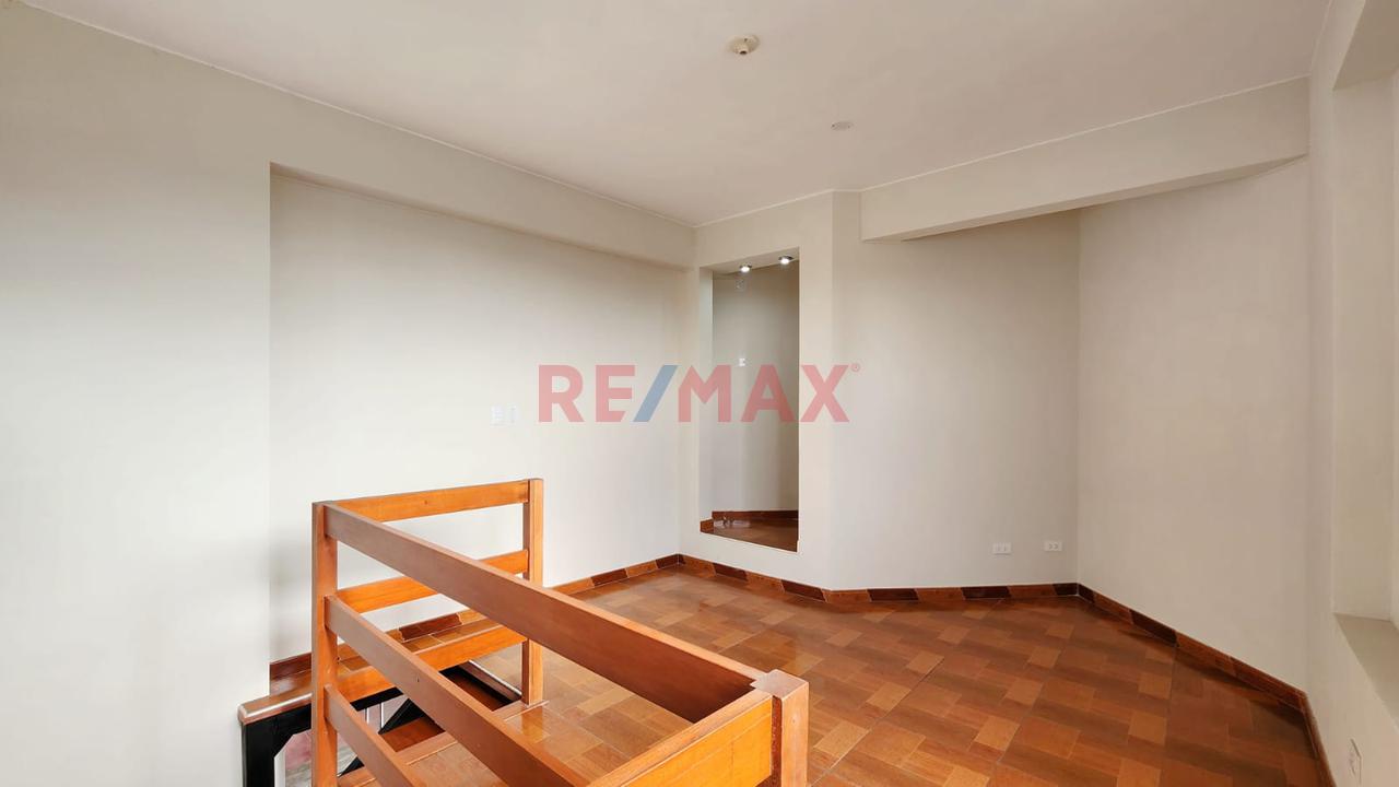 Local Comercial En Venta – Funcional Y De Dos Niveles En Limatambo San Borja - 9