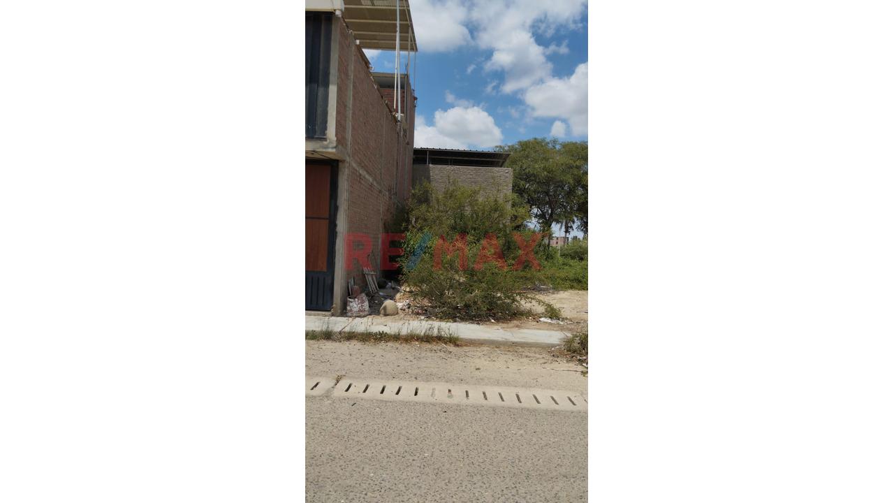 Terreno En Venta - I Etapa Urb Las Palmeras - 2