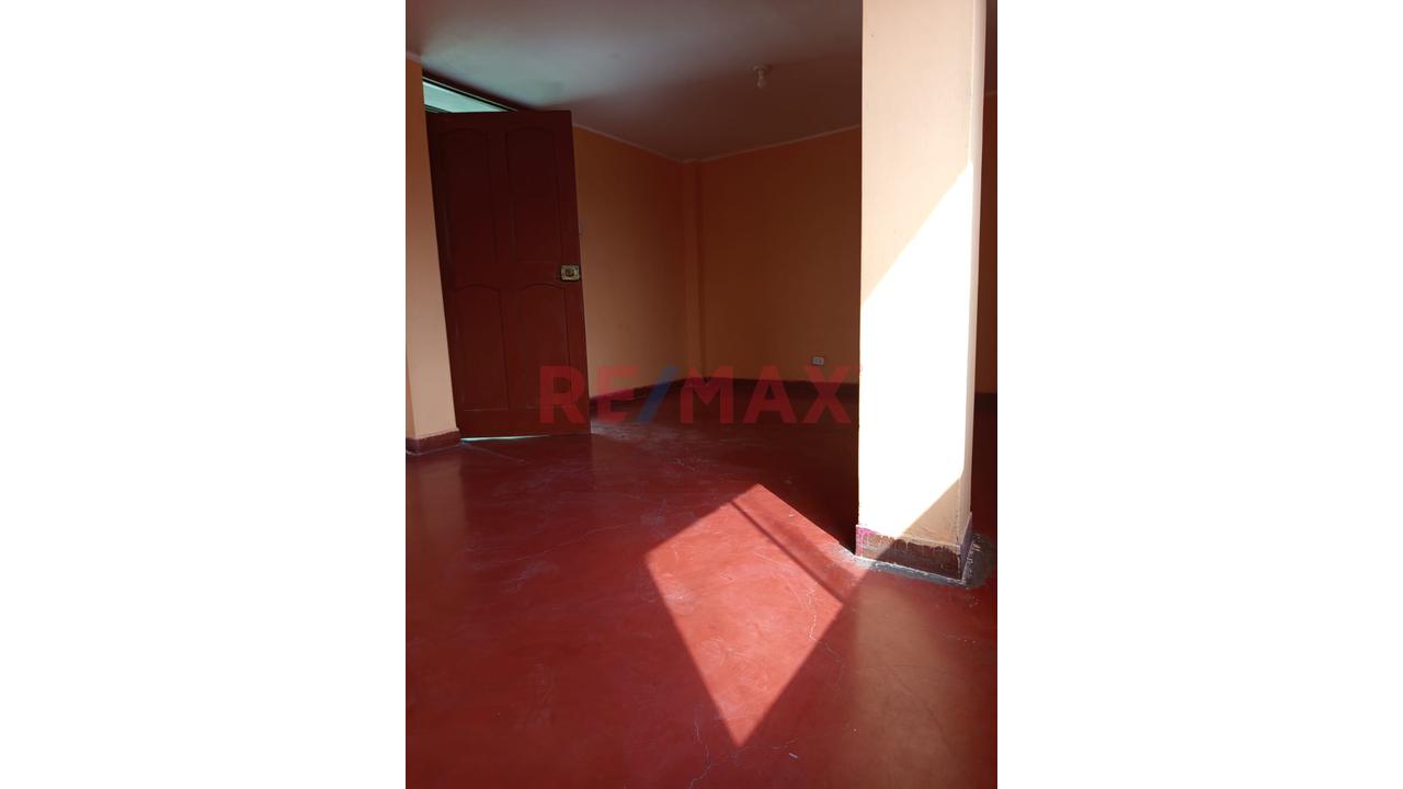 Venta De Casa En El Distrito De San Juan De Lurigancho Urb. Mariscal Caceres - 18