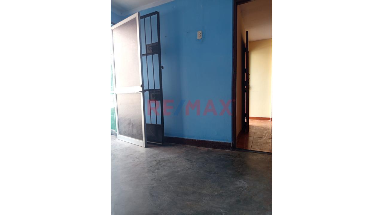 Venta De Casa En El Distrito De San Juan De Lurigancho Urb. Mariscal Caceres - 17