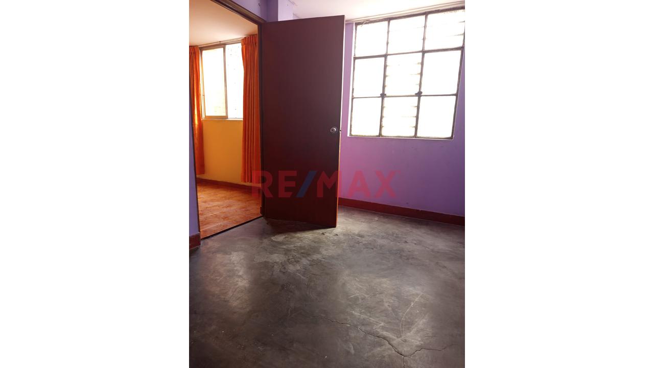 Venta De Casa En El Distrito De San Juan De Lurigancho Urb. Mariscal Caceres - 4