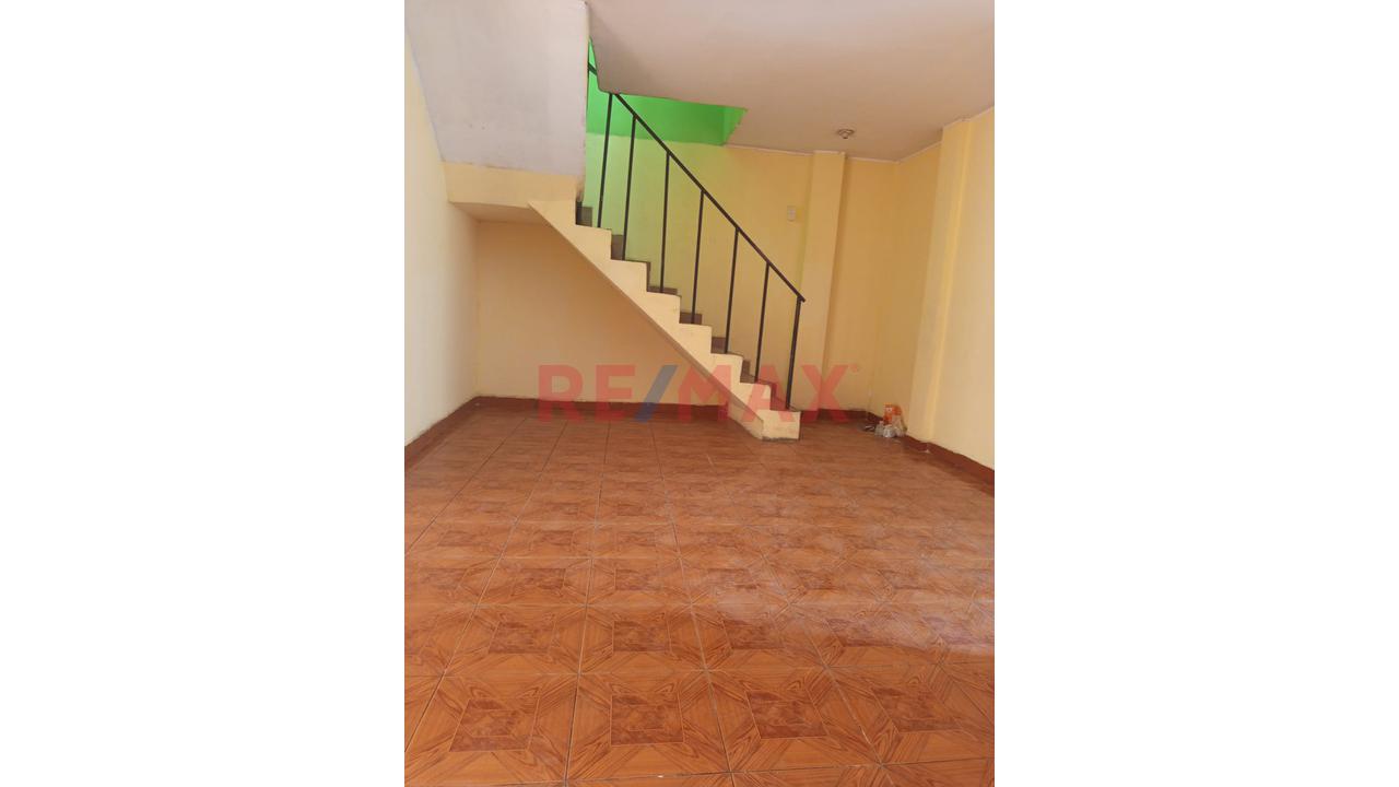Venta De Casa En El Distrito De San Juan De Lurigancho Urb. Mariscal Caceres - 5