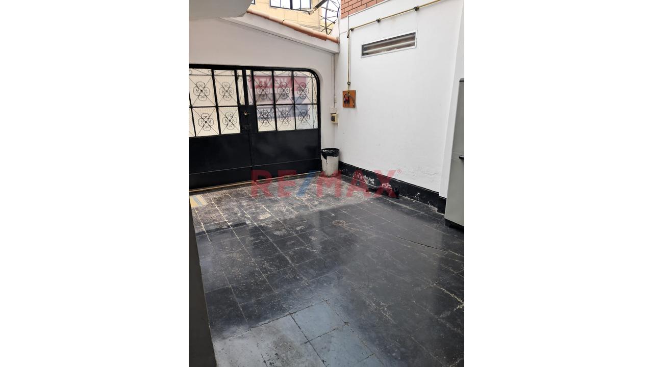 Venta De Amplio Departamento En Primer Piso En Urbanizacion La Colonial En El Callao — foto 2