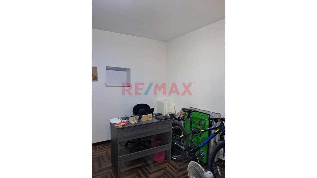 Venta De Amplio Departamento En Primer Piso En Urbanizacion La Colonial En El Callao — foto 11