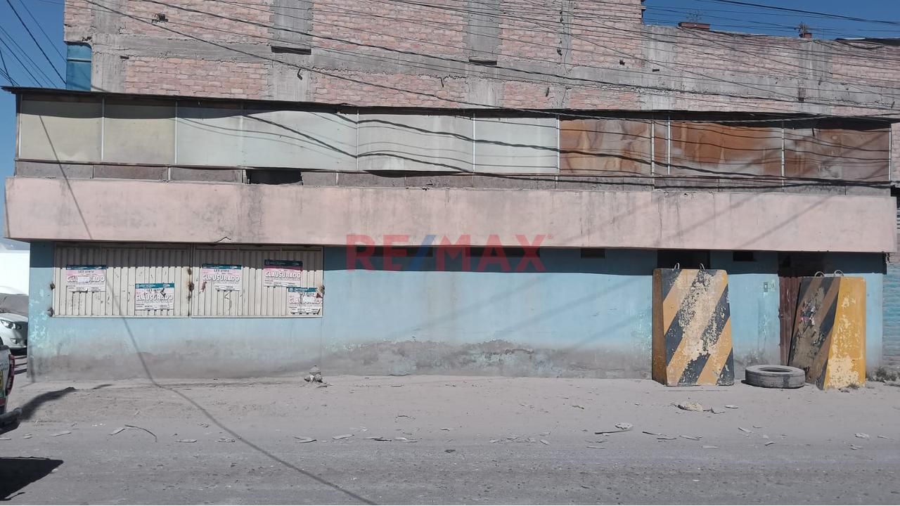 Venta De 4 Locales Como Terreno Por Av Evitamiento - 5