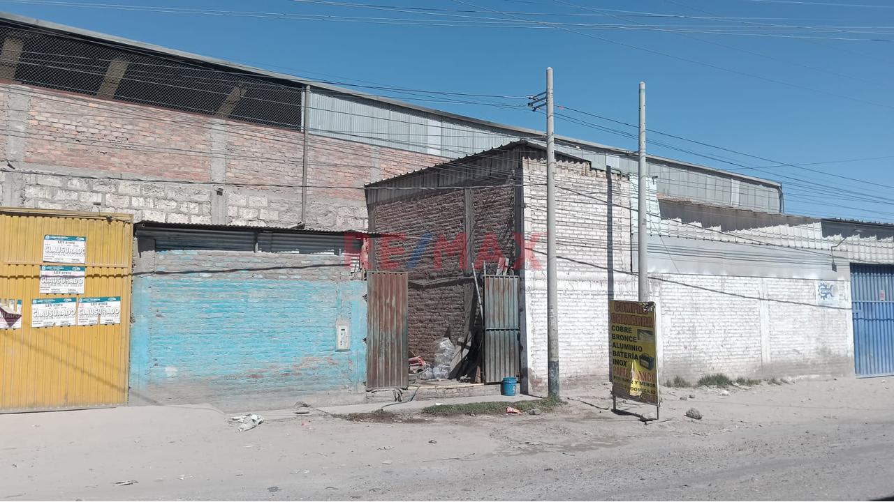 Venta De 4 Locales Como Terreno Por Av Evitamiento - 3