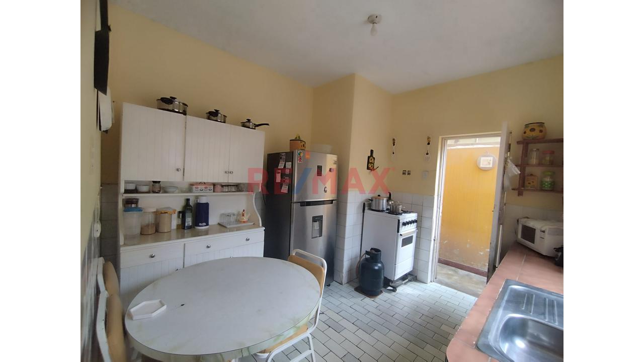 Se Vende Casa De Tres Pisos  De 161.85 M2 En La Perla Callao - 20