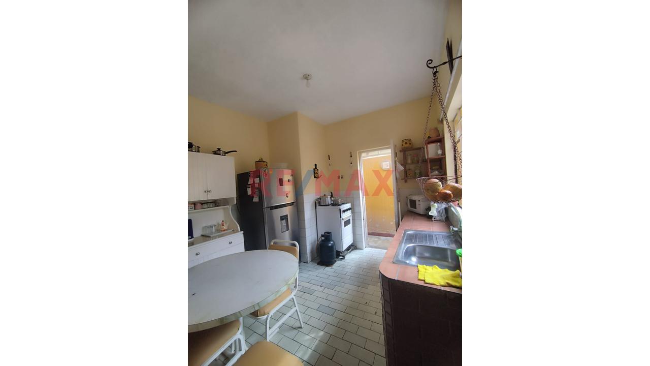 Se Vende Casa De Tres Pisos  De 161.85 M2 En La Perla Callao - 21