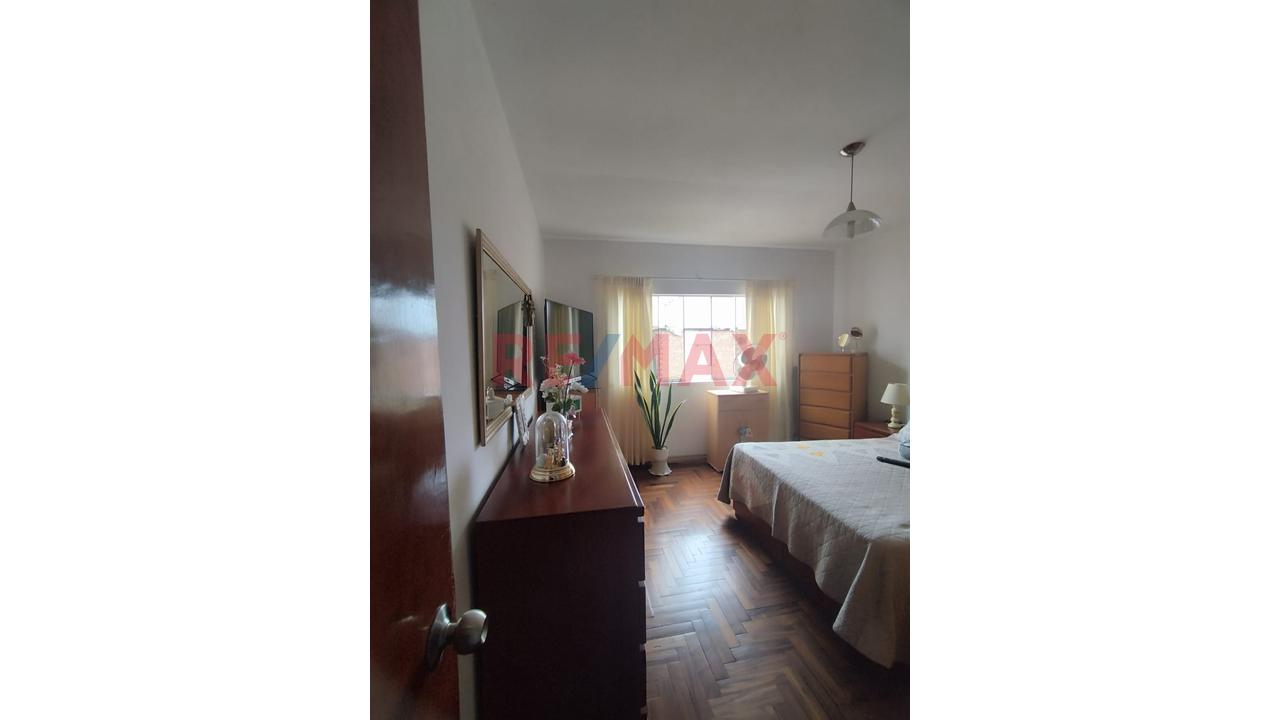 Se Vende Casa De Tres Pisos  De 161.85 M2 En La Perla Callao - 8