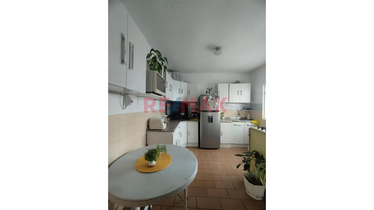 Se Vende Casa De Tres Pisos  De 161.85 M2 En La Perla Callao - 3