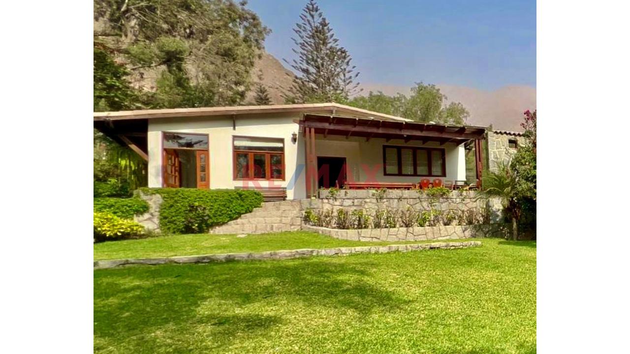 Casa de 4 dormitorios ubicado en Chaclacayo Casa de 4 dormitorios ubicado en Chaclacayo