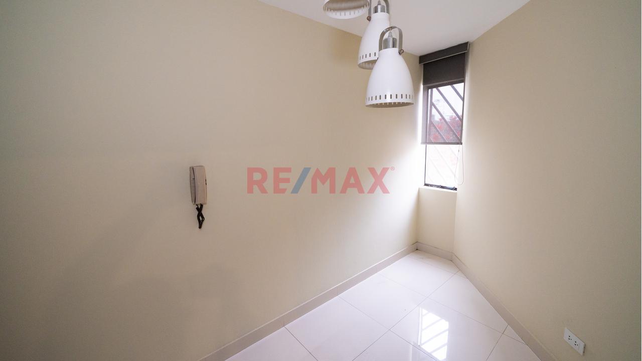 ⭐ ¡Oportunidad  Y Ocasión  En Surco! Amplio Departamento Flat En Primavera/Monterrico — foto 13