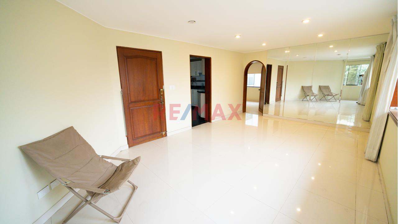⭐ ¡Oportunidad  Y Ocasión  En Surco! Amplio Departamento Flat En Primavera/Monterrico — foto 2