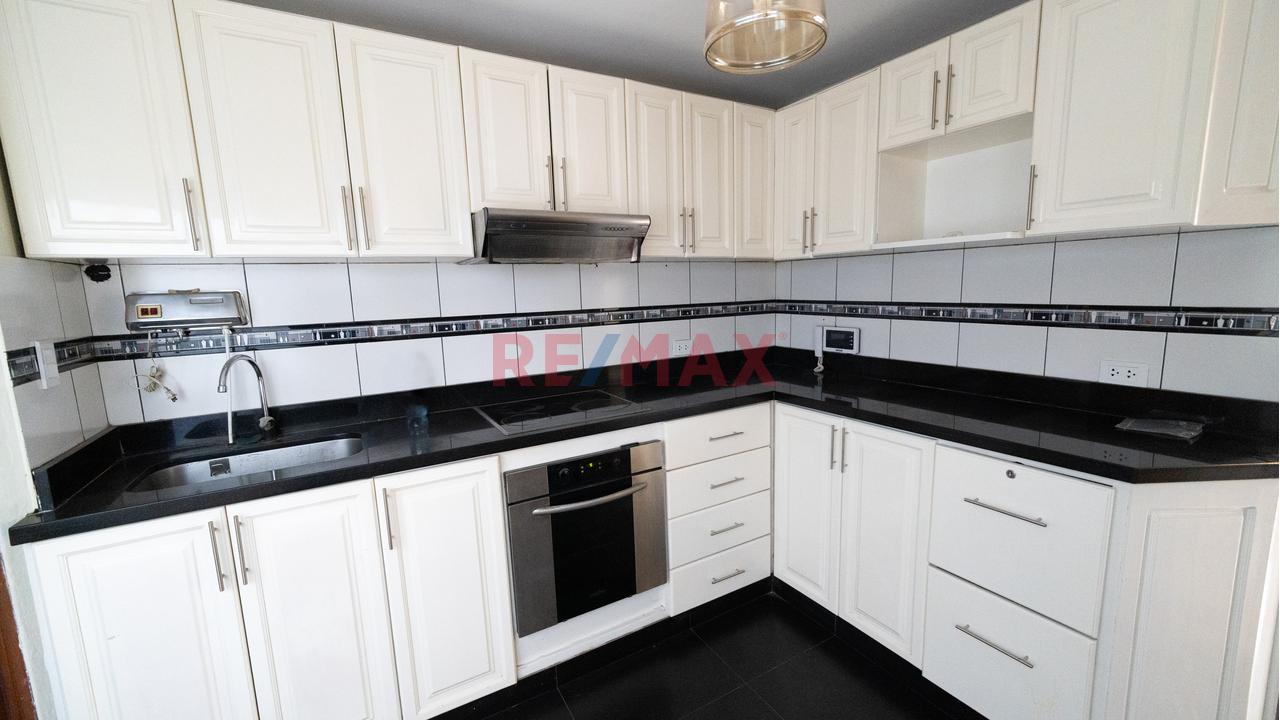 ⭐ ¡Oportunidad  Y Ocasión  En Surco! Amplio Departamento Flat En Primavera/Monterrico — foto 5