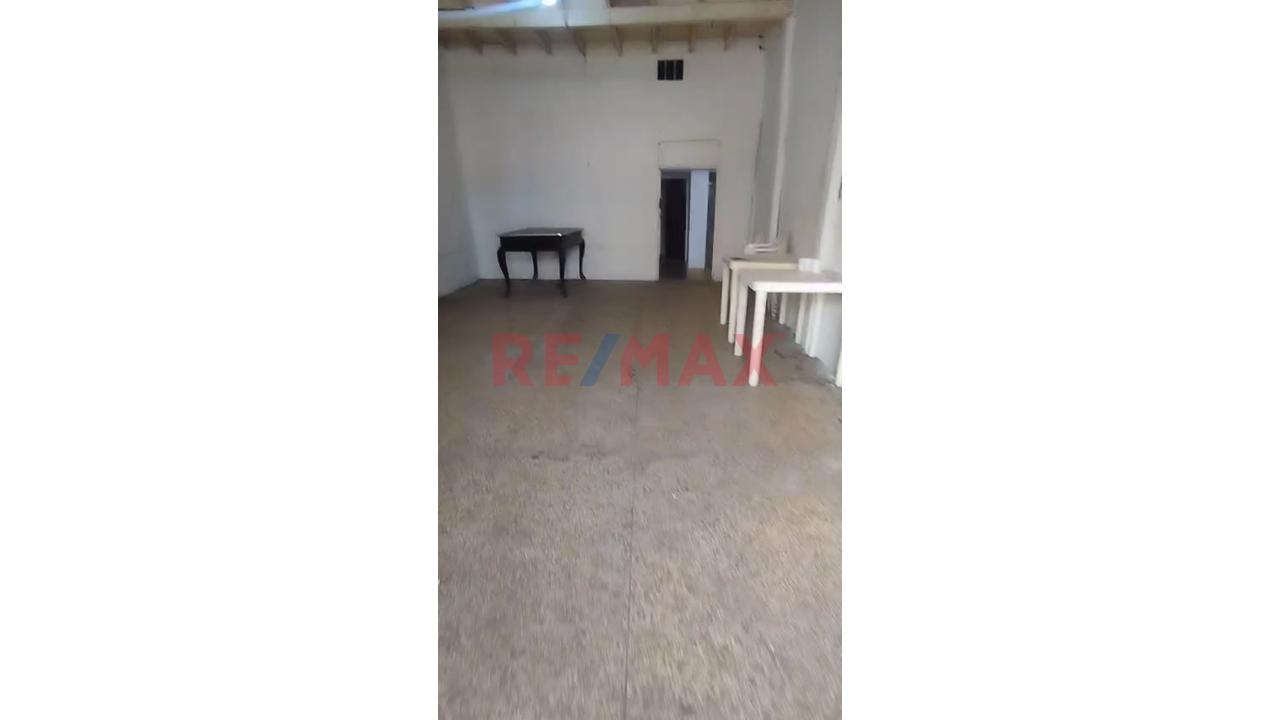 Vendo Casa Como Terreno En Av. Buenos Aires - 4