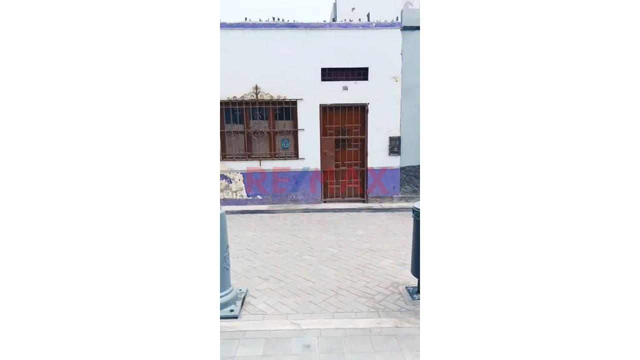 Vendo Casa Como Terreno En Av. Buenos Aires - 3