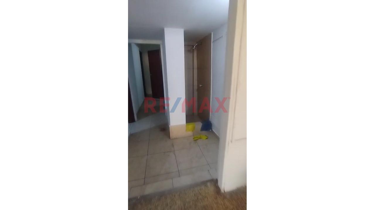 Vendo Casa Como Terreno En Av. Buenos Aires - 5