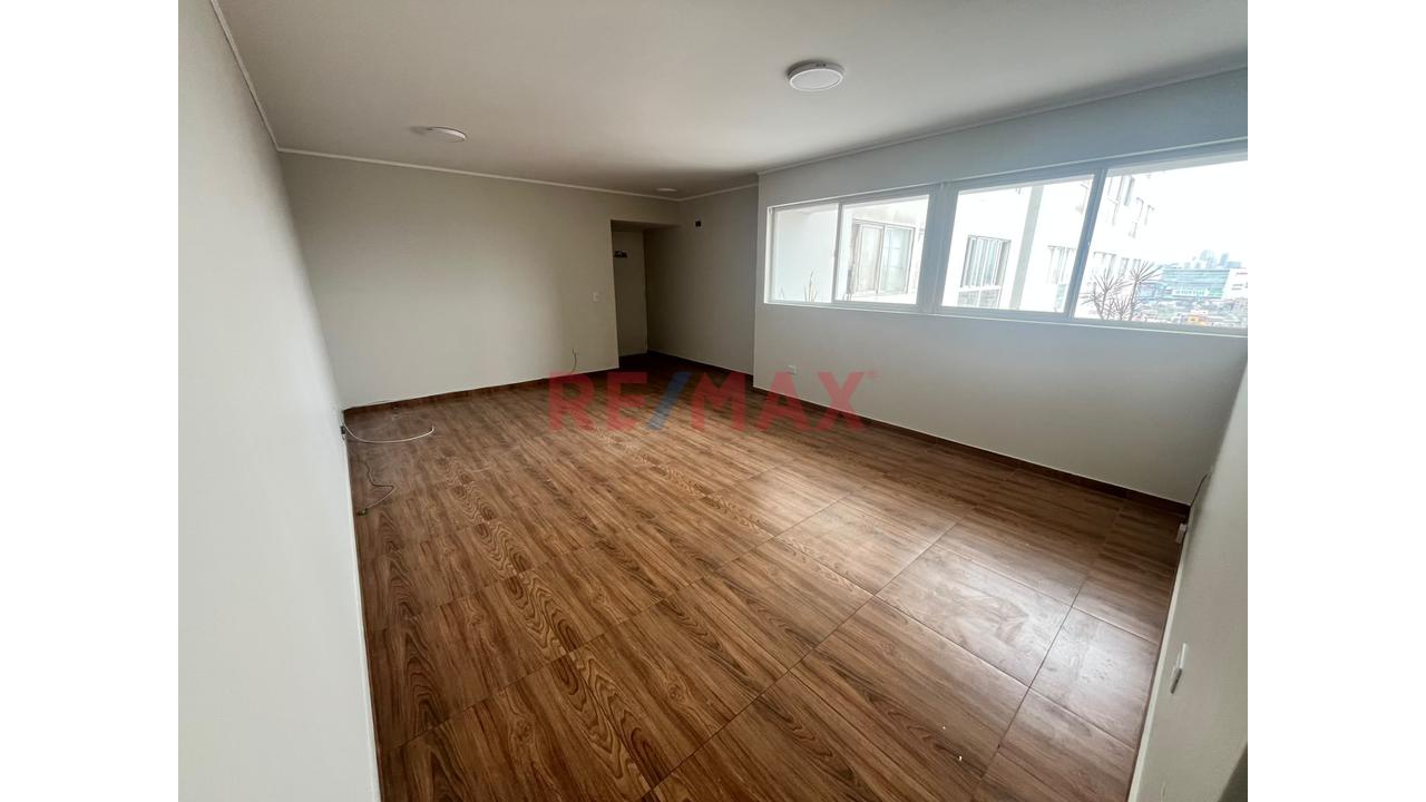 Venta De Amplio Dpto - 100 Mts - Surquillo Límite Con Aurora Miraflores