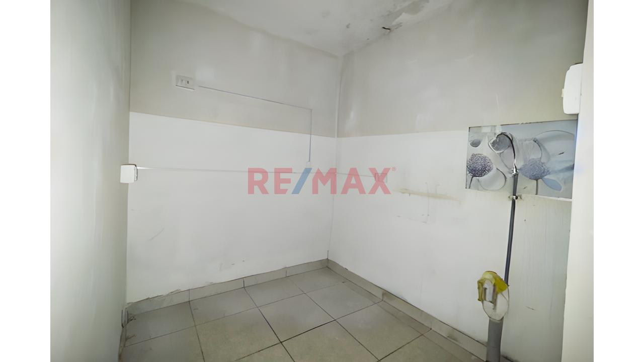 Local Comercial En Alquiler - Los Olivos - 8