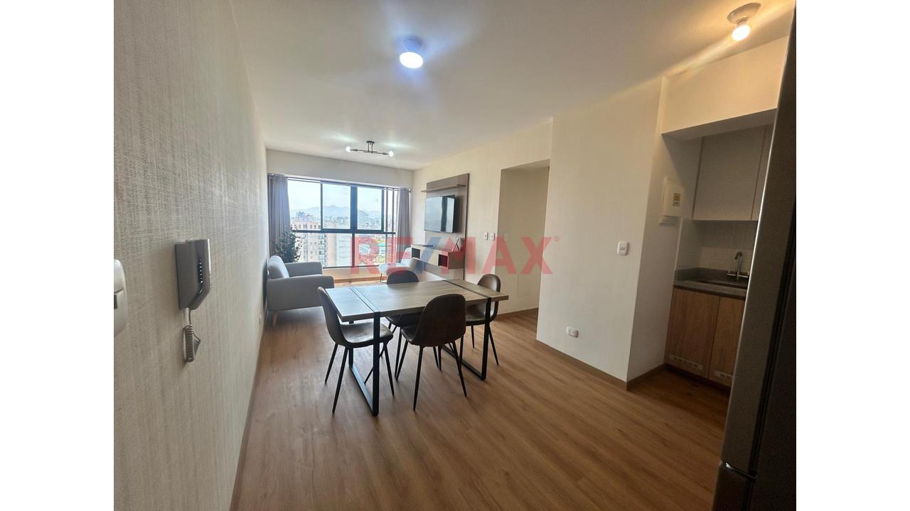 Departamento En Alquiler – Estreno | Amoblado | Piso 17 - 10