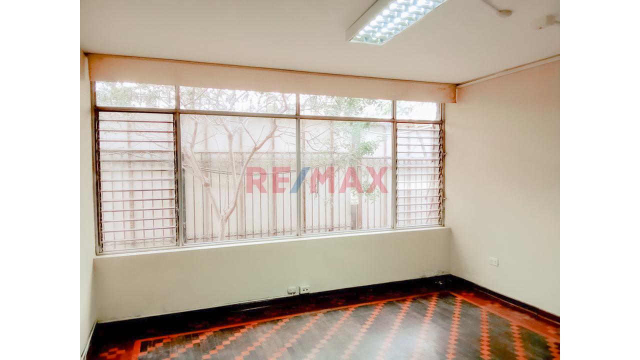 Se Alquila Amplia Casa Solo Primer Piso  – Ideal Para Oficinas O Negocios Surco A Una Cuadra De La Av. Polo — foto 8