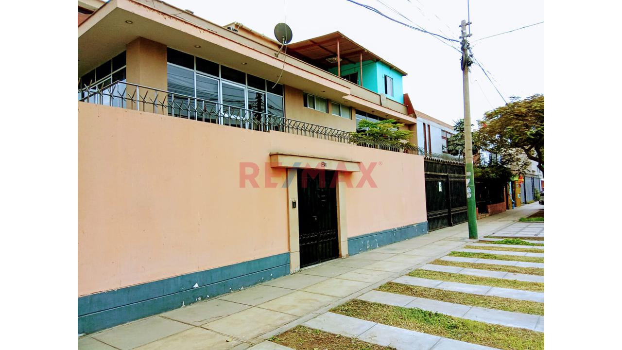 Se Alquila Amplia Casa Solo Primer Piso  – Ideal Para Oficinas O Negocios Surco A Una Cuadra De La Av. Polo — foto 11