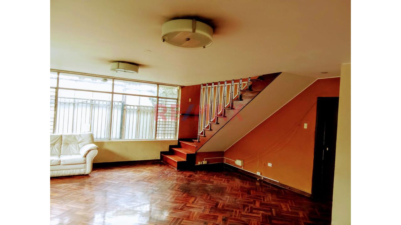 Se Alquila Amplia Casa Solo Primer Piso  – Ideal Para Oficinas O Negocios Surco A Una Cuadra De La Av. Polo — foto 2