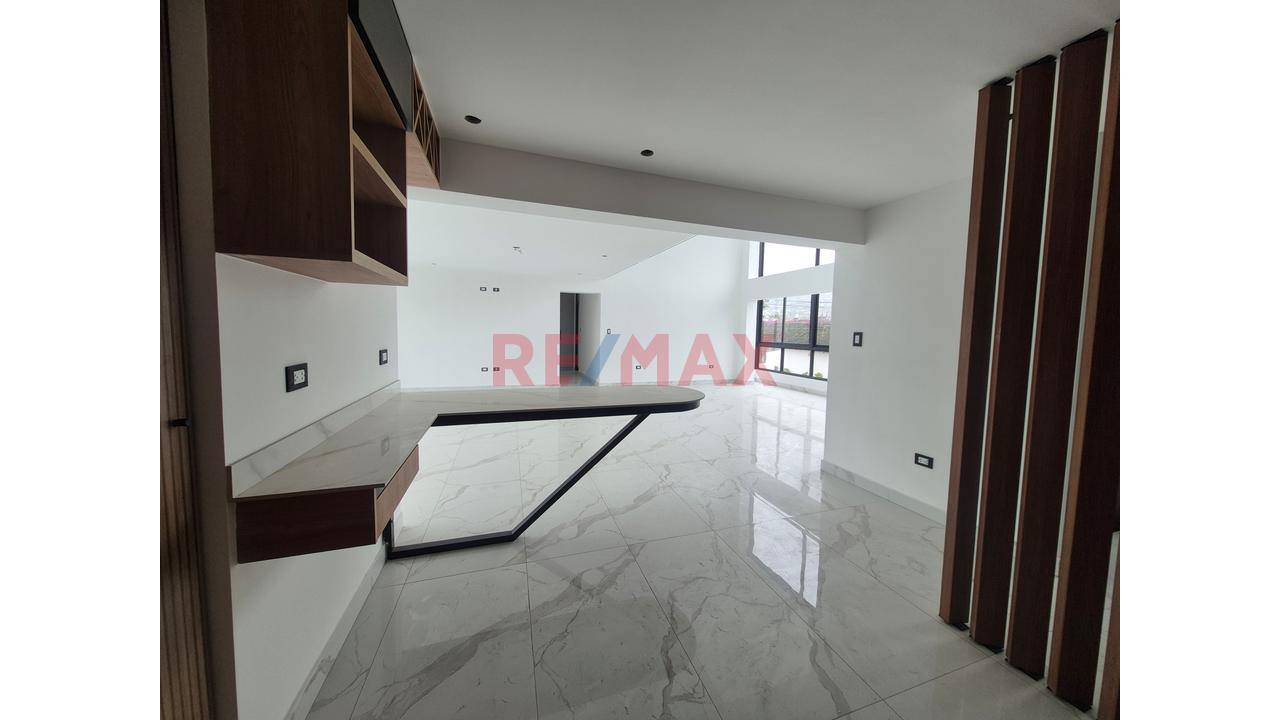 Lujosa Casa En Exclusivo Condominio — foto 5