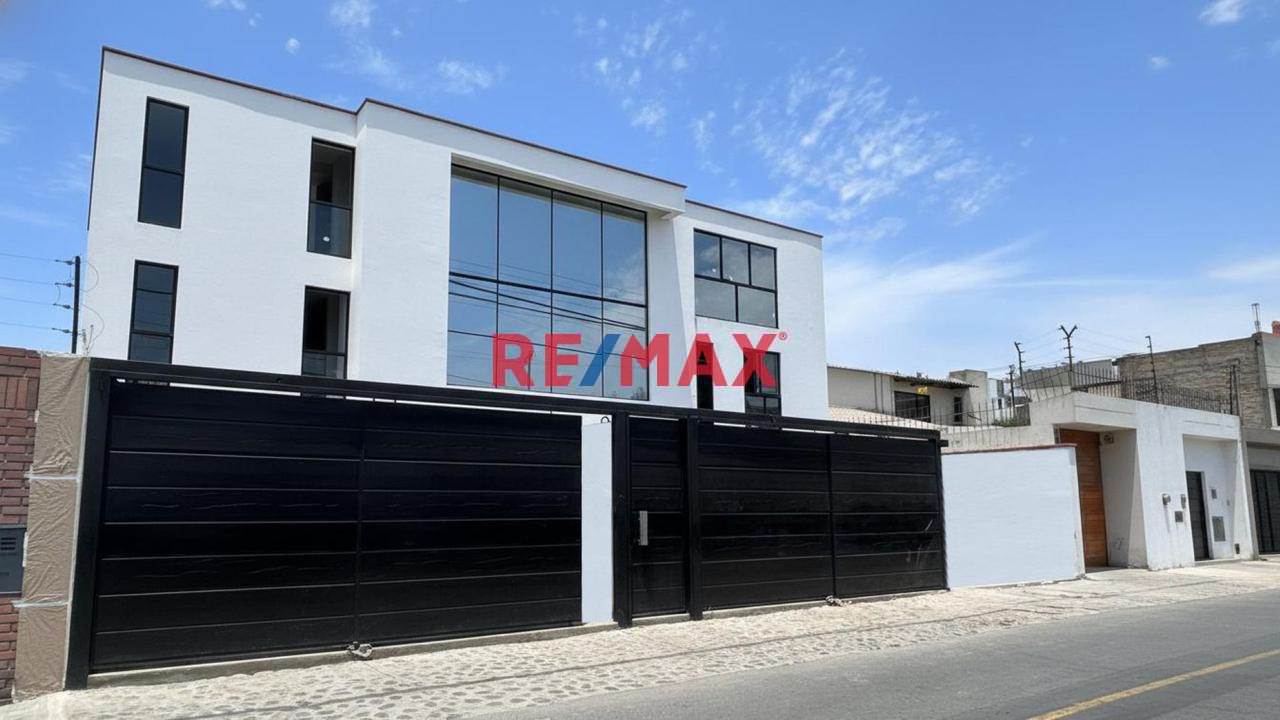 Duplex Tipo Casa En Exclusivo Condominio